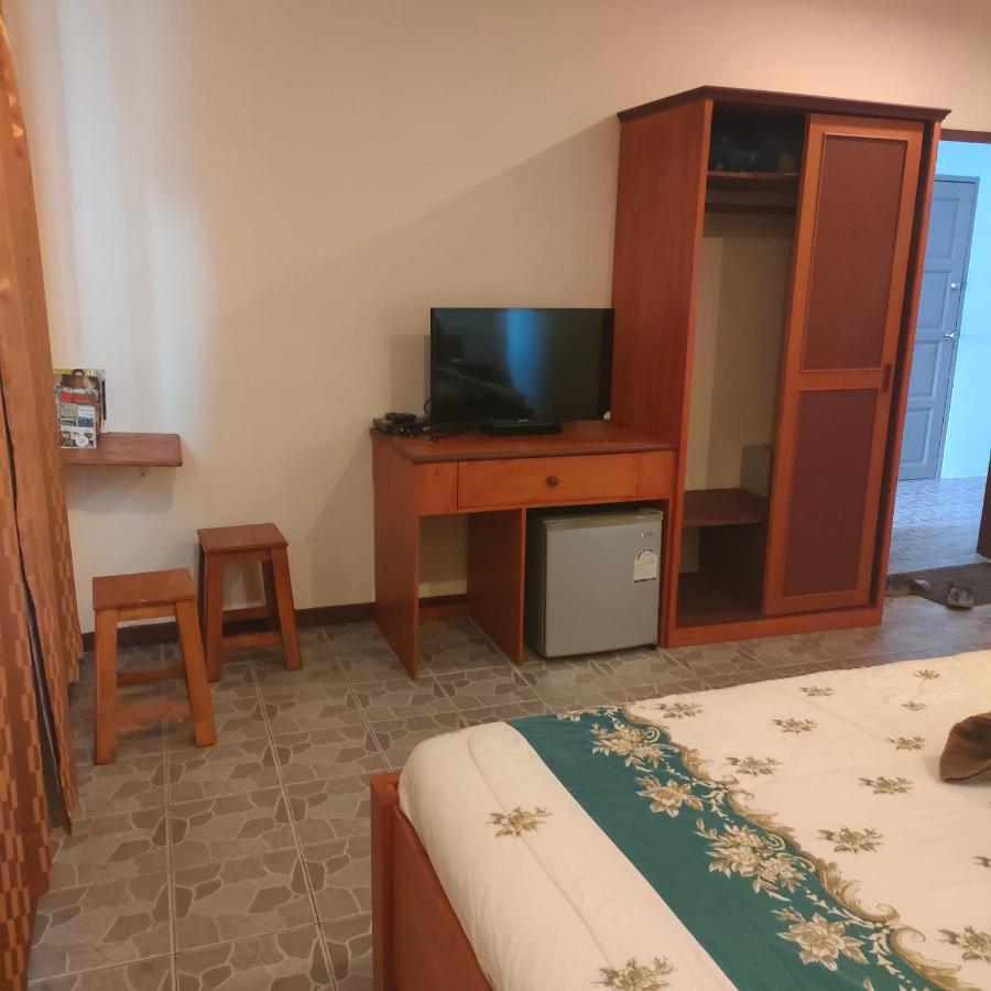 Guesthouse And Restaurant Ratatouille Baan Tai Ngoại thất bức ảnh