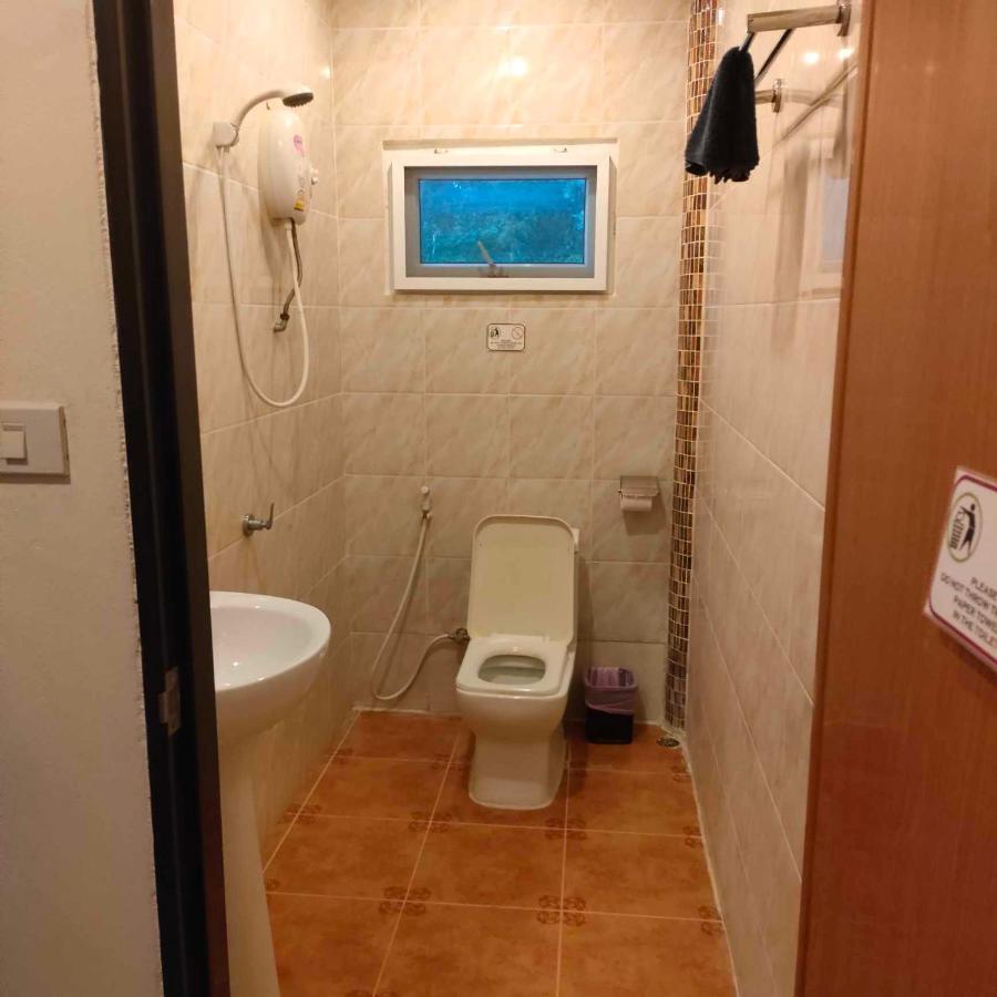 Guesthouse And Restaurant Ratatouille Baan Tai Ngoại thất bức ảnh