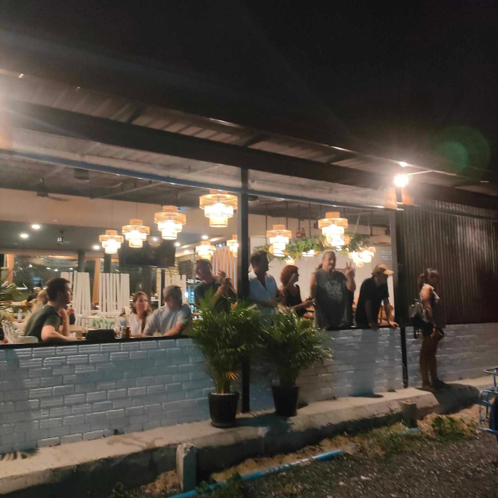 Guesthouse And Restaurant Ratatouille Baan Tai Ngoại thất bức ảnh