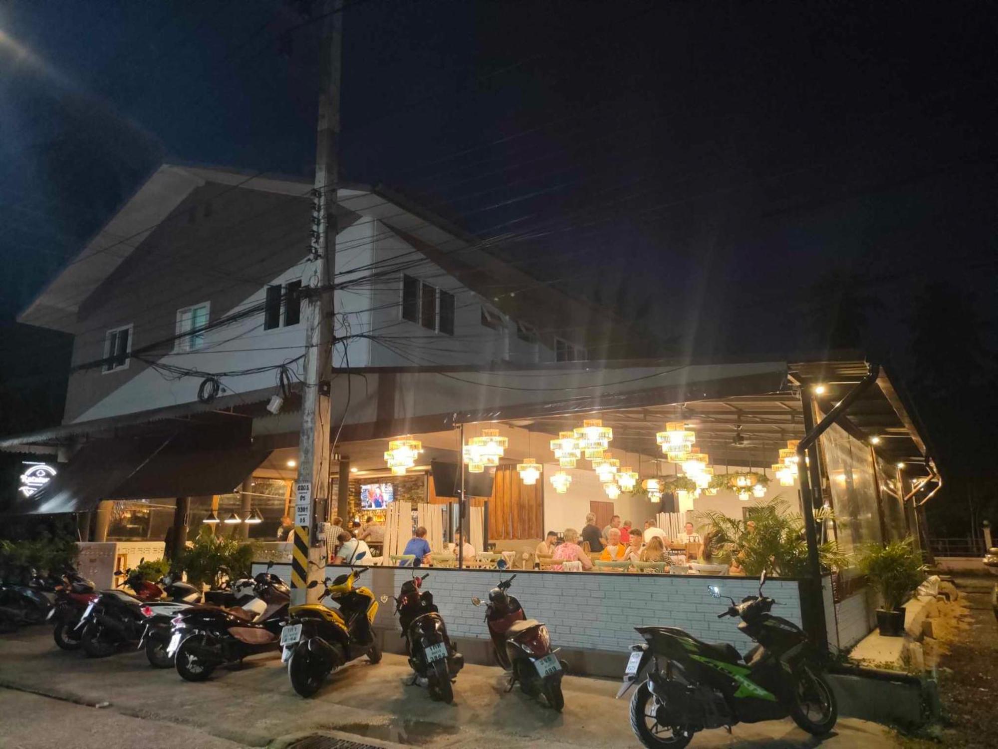 Guesthouse And Restaurant Ratatouille Baan Tai Ngoại thất bức ảnh